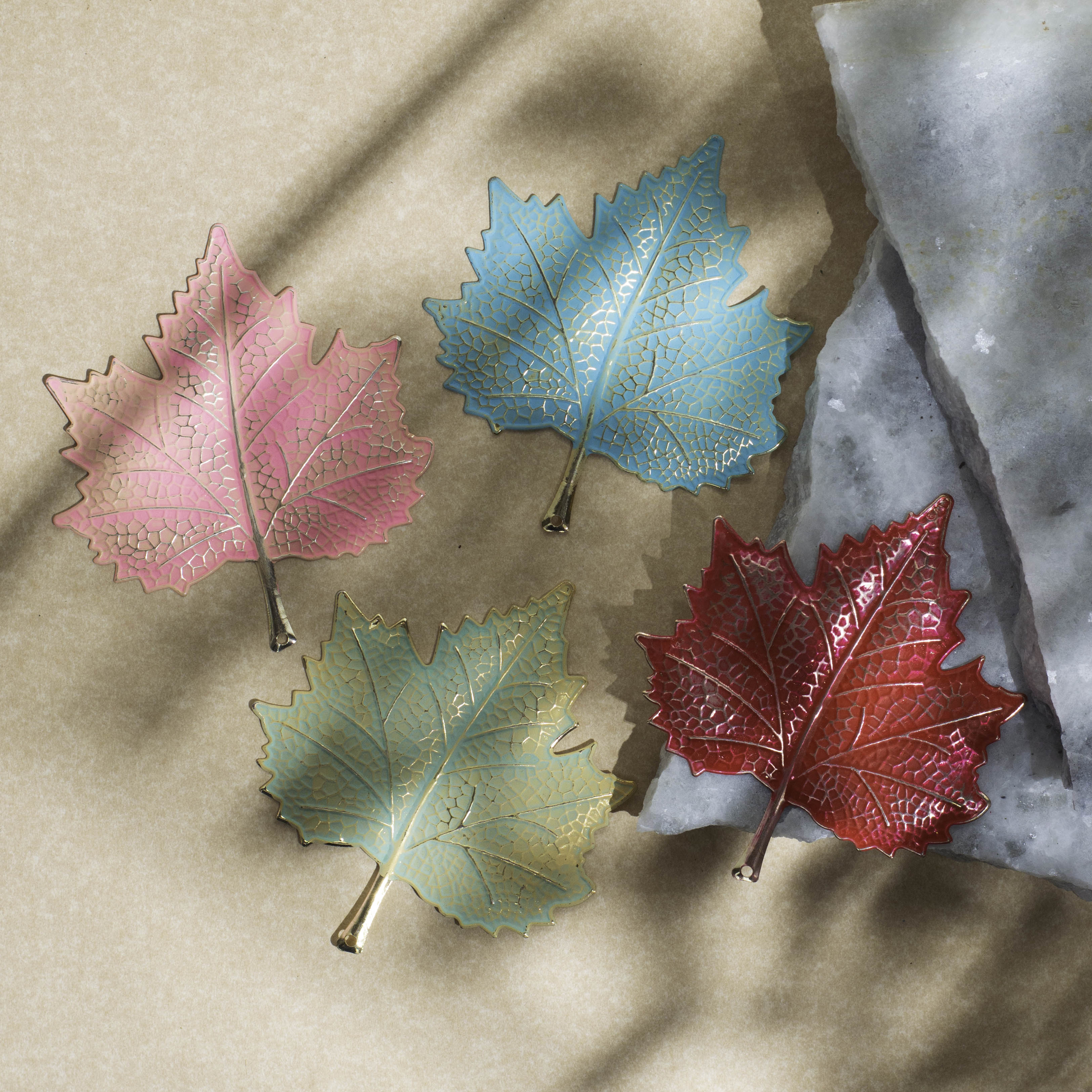 Leaf Coloured Metal Art | Size : 105mm | 4 Pcs – SATRA TRADERS