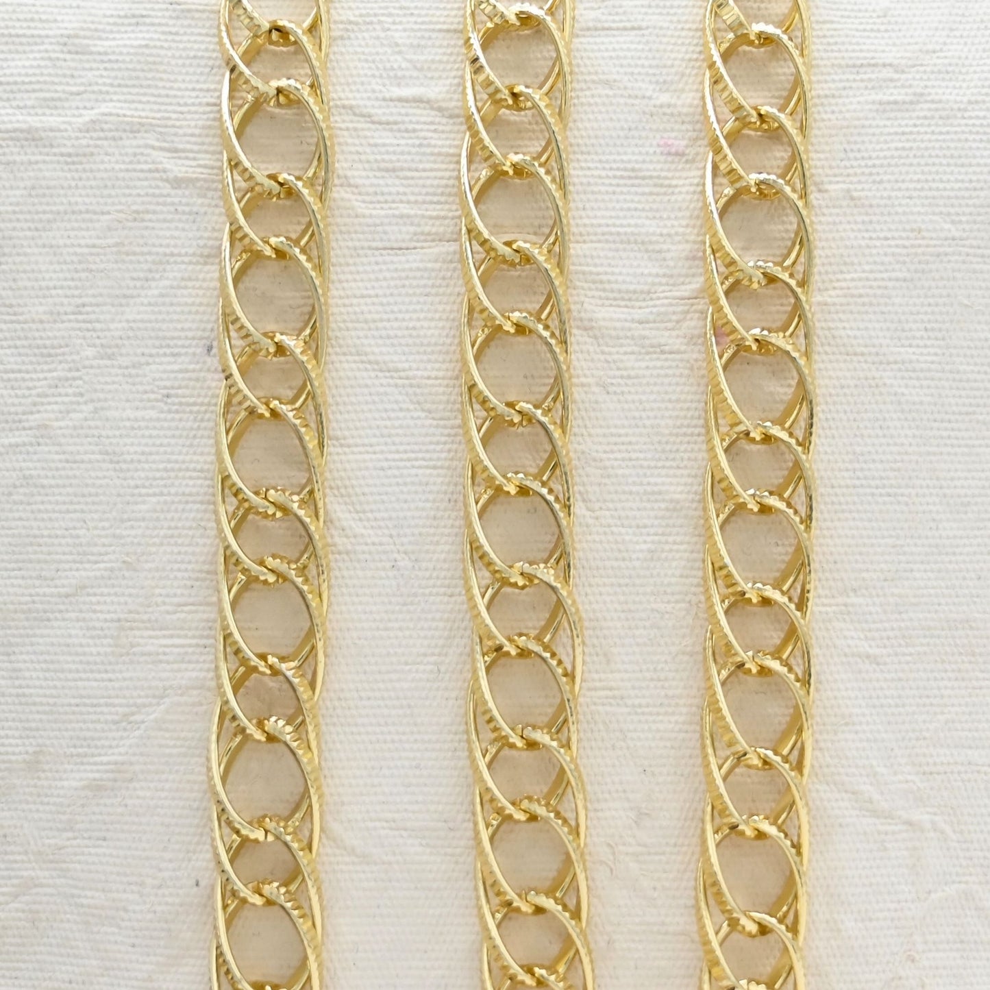 Aluminium Chain | Size : W-13mm H-23mm | Qty : 1mtr | JT-14-43-6