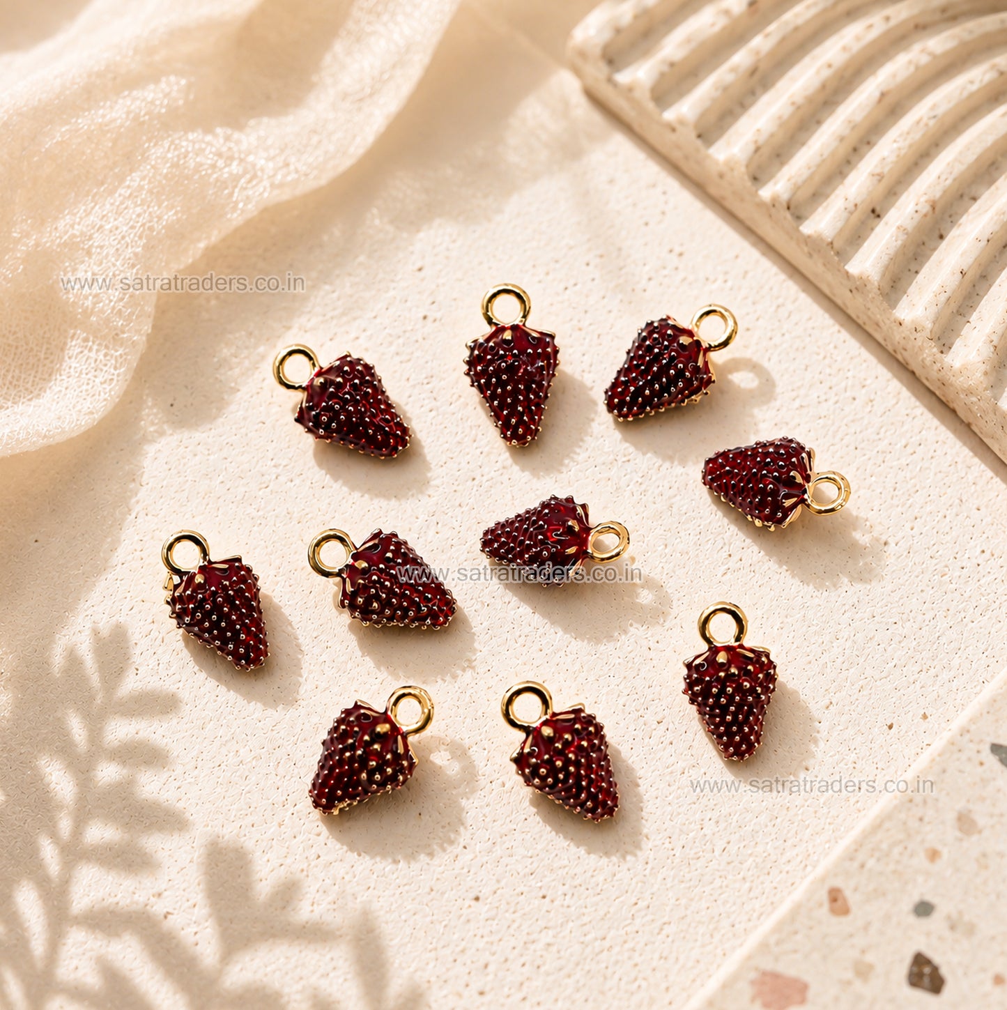 Strawberry Fruit charms | Size : 15mm | Qty : 6pcs | CHE186