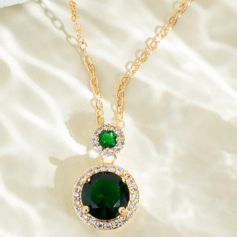 Luxure Round Emerald Pendant Necklace | 01Pc