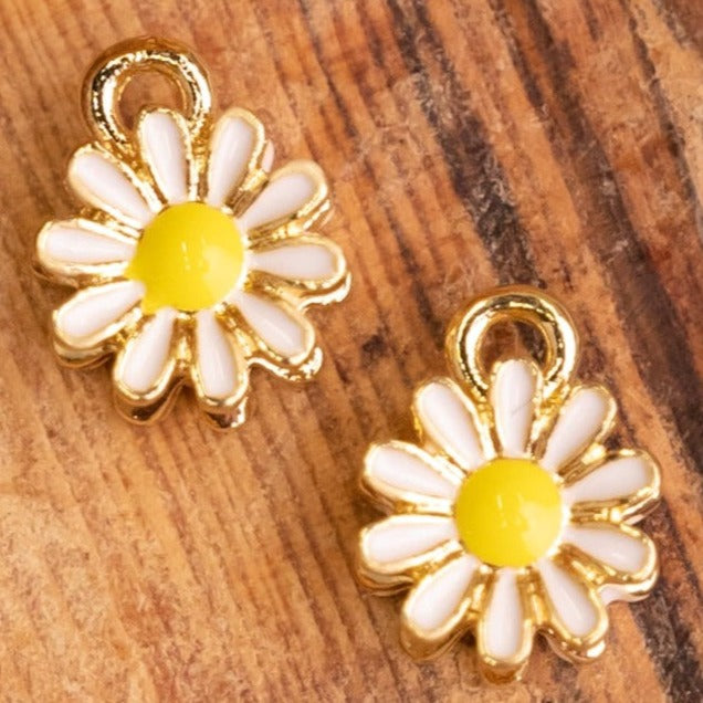 Daisy Charms (Two sided) | Size : 10mm Ring 4mm | 6Pcs
