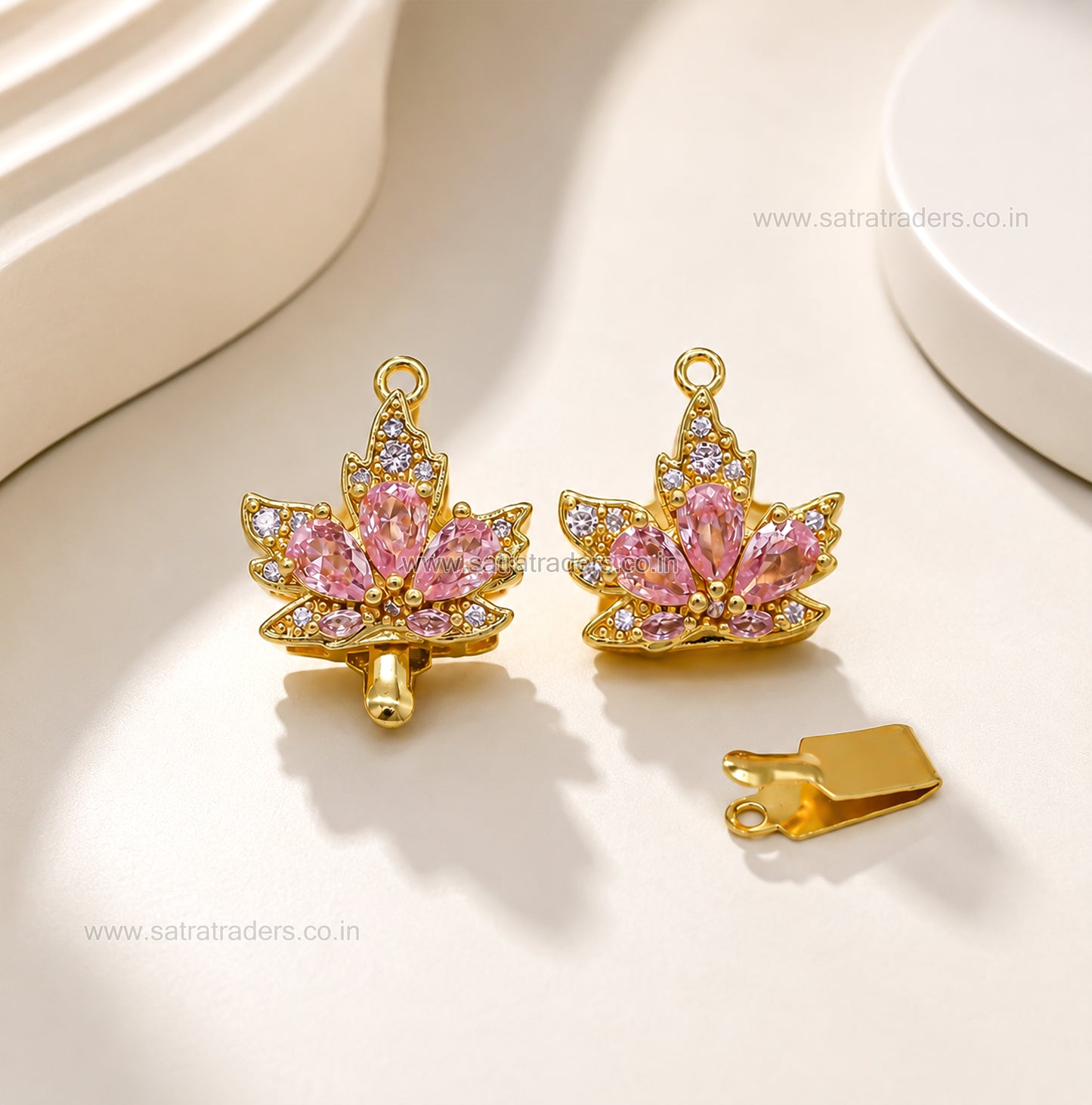 High Quality Maple Leaf Shape Brass Connector Charm With clip-on | Size : 22mm | Qty : 1pcs | BC25