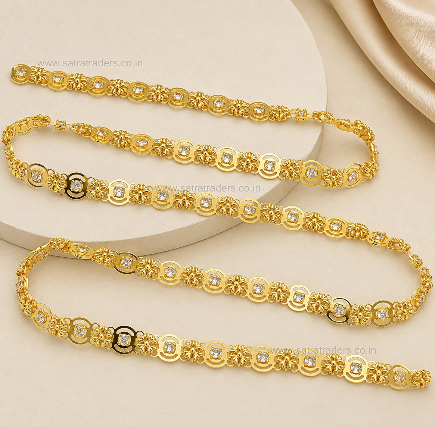 Brass Floral Oval Ring Rhinestone Cup Chain | Size : 1m | BC1011