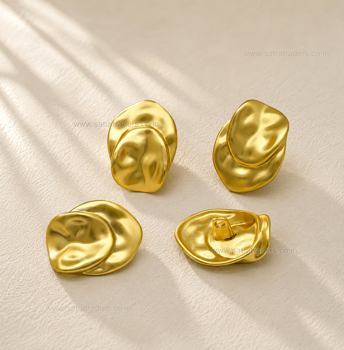 Overlapping Petal Shank Button with 2 Loop | Qty : 4pcs