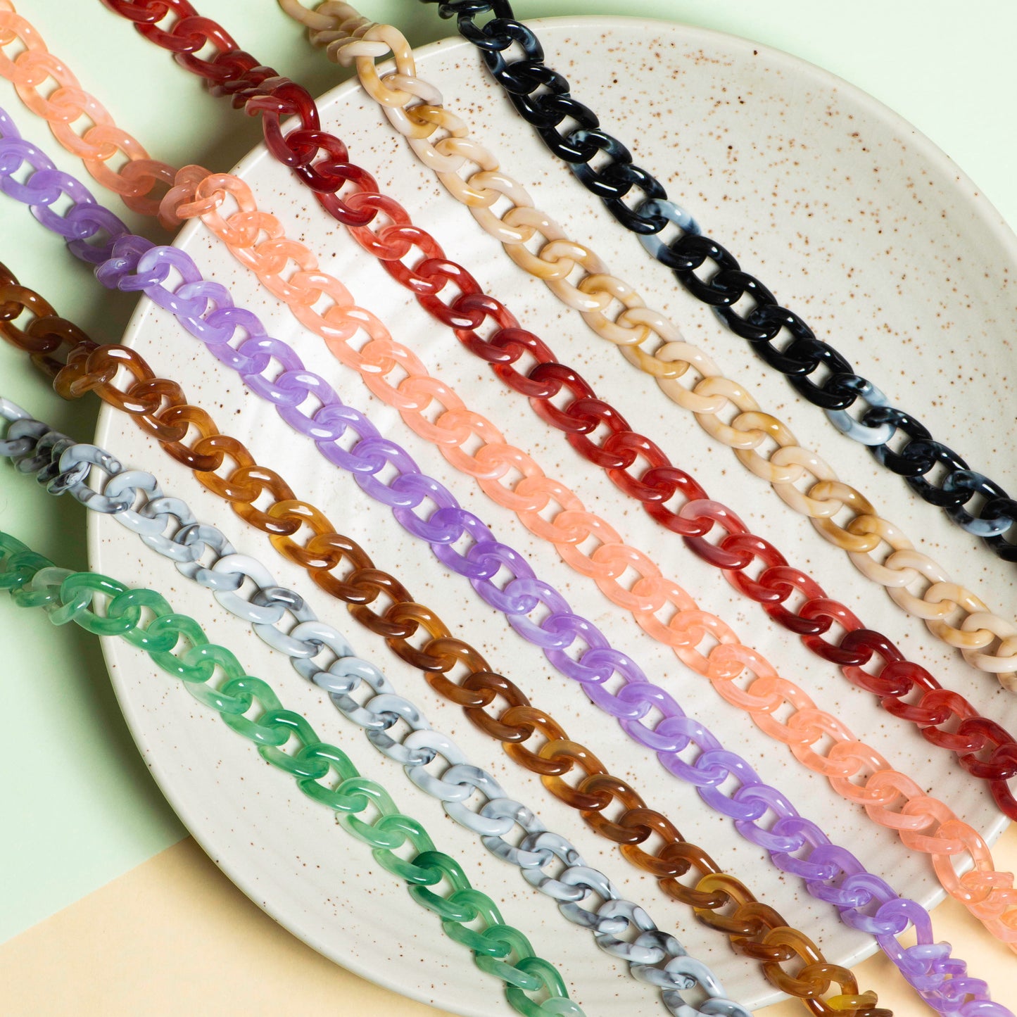 Matt Acrylic Chain | Size : H-20mm W-14mm | Qty : 1mtr | AC07