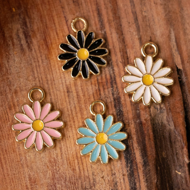 Daisy Enamel Charm | Size : 10mm Ring : 4mm | 10 Pcs